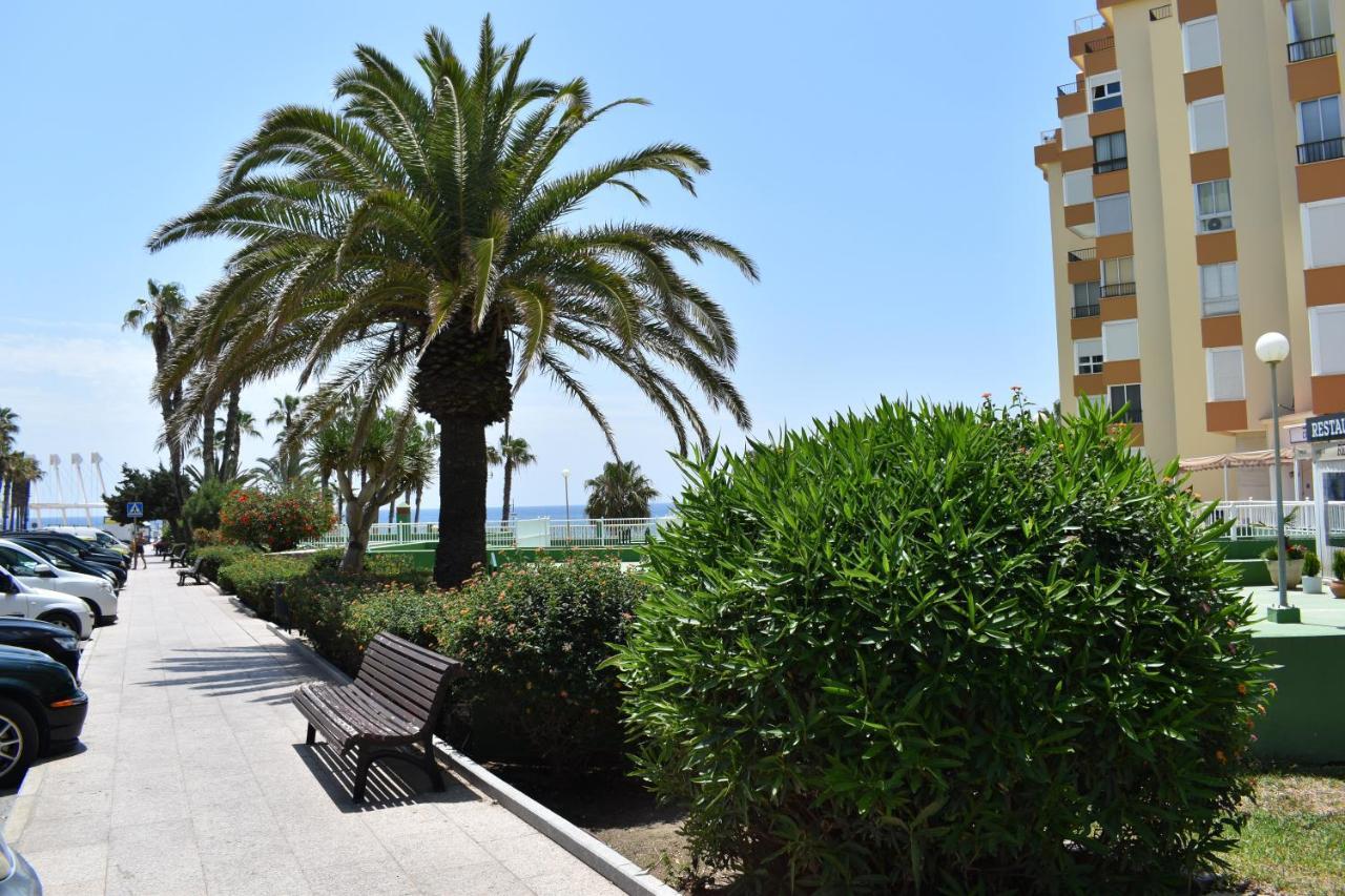Apartamento Fantastic Studio - Beachfront Torrox Exterior foto
